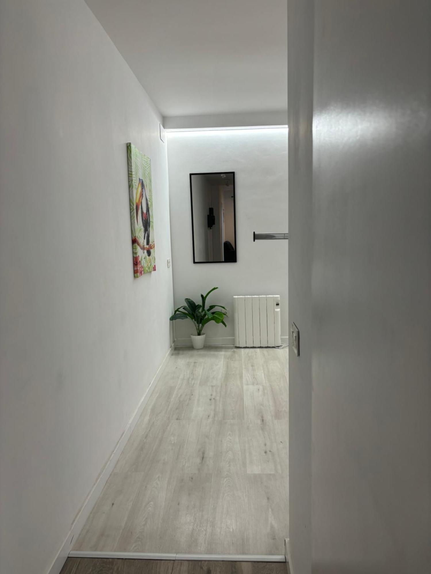 Apartamento Blanco Y Negro En El Centro Аліканте Екстер'єр фото